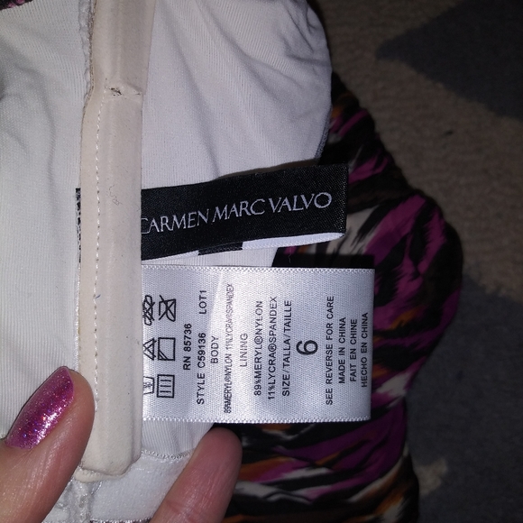 One-piece Bathing suit - Picture 3 of 3